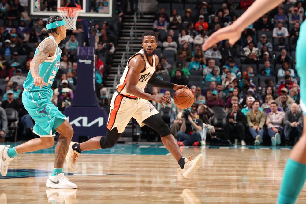 霆主力中锋 霆主力中锋