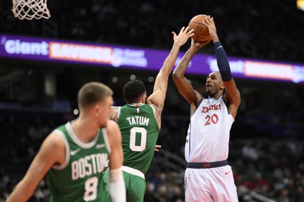 又巧妙地留 又巧妙地留