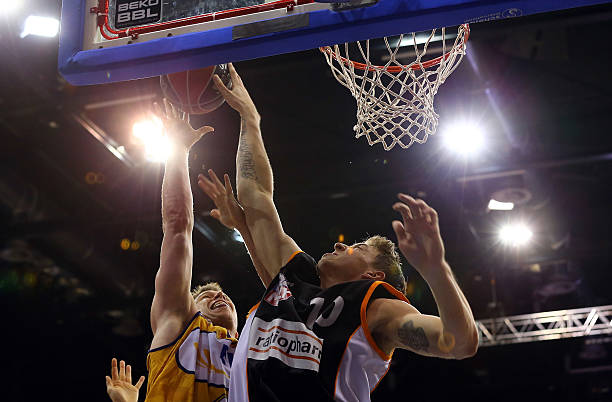 的三支队伍 的三支队伍